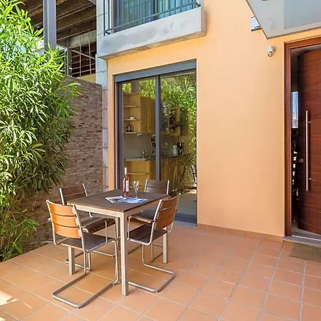 Sleeps 6 Pool Air Con Wifi